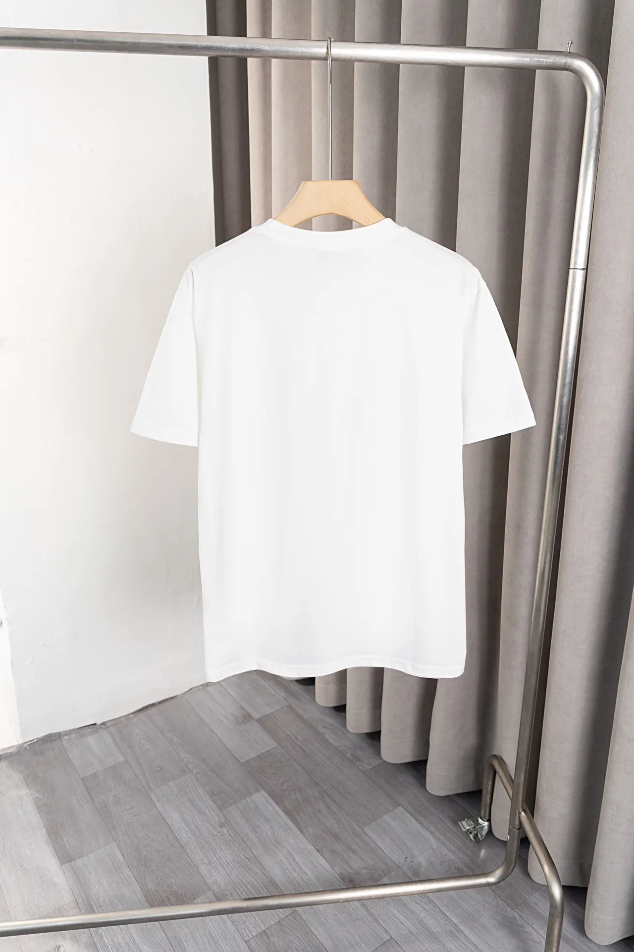X 013 COACH𦸅Chi 25ss New Arrival T-shirt, embroidery craft brand logo Classic design, highly customized, double gauze pure cotton fabric, soft fabric, fashionable Versatile, Same Style for men and women. Color: Black, White Size: S～XXL Request a copy